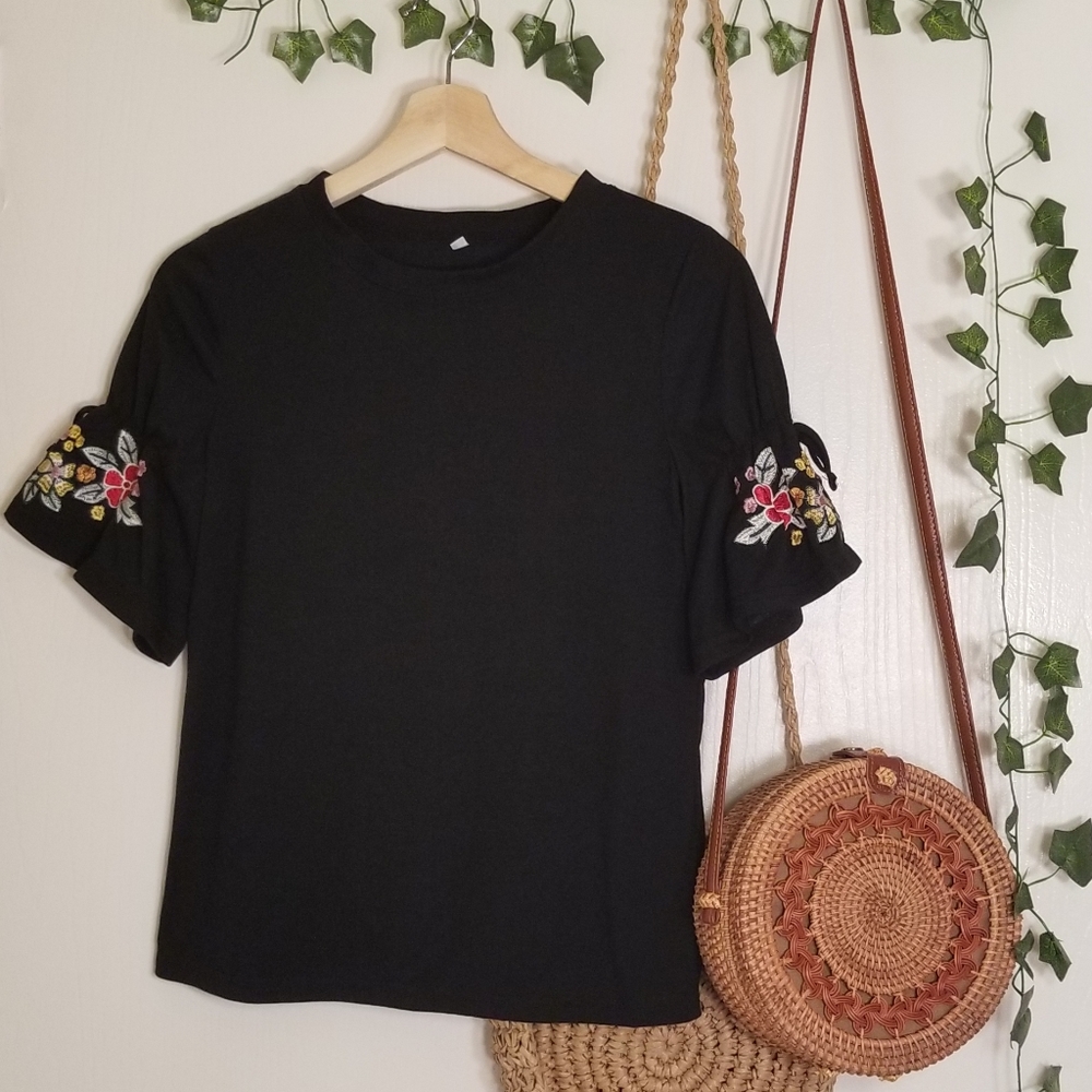Embroidered drawstring sleeve tee